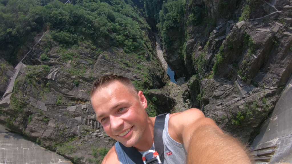 Bungee w Szwajcarii, Verzasca Dam
