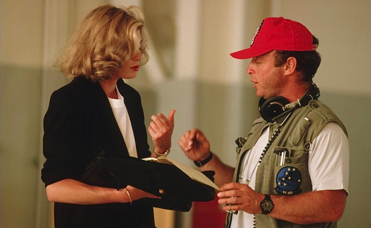 Kelly McGillis i Tony Scott na planie filmu Top Gun 1985
