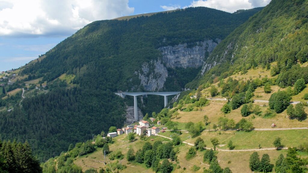 Bungee we Włoszech Ponte di Asiago in Valgadena Michał Fic