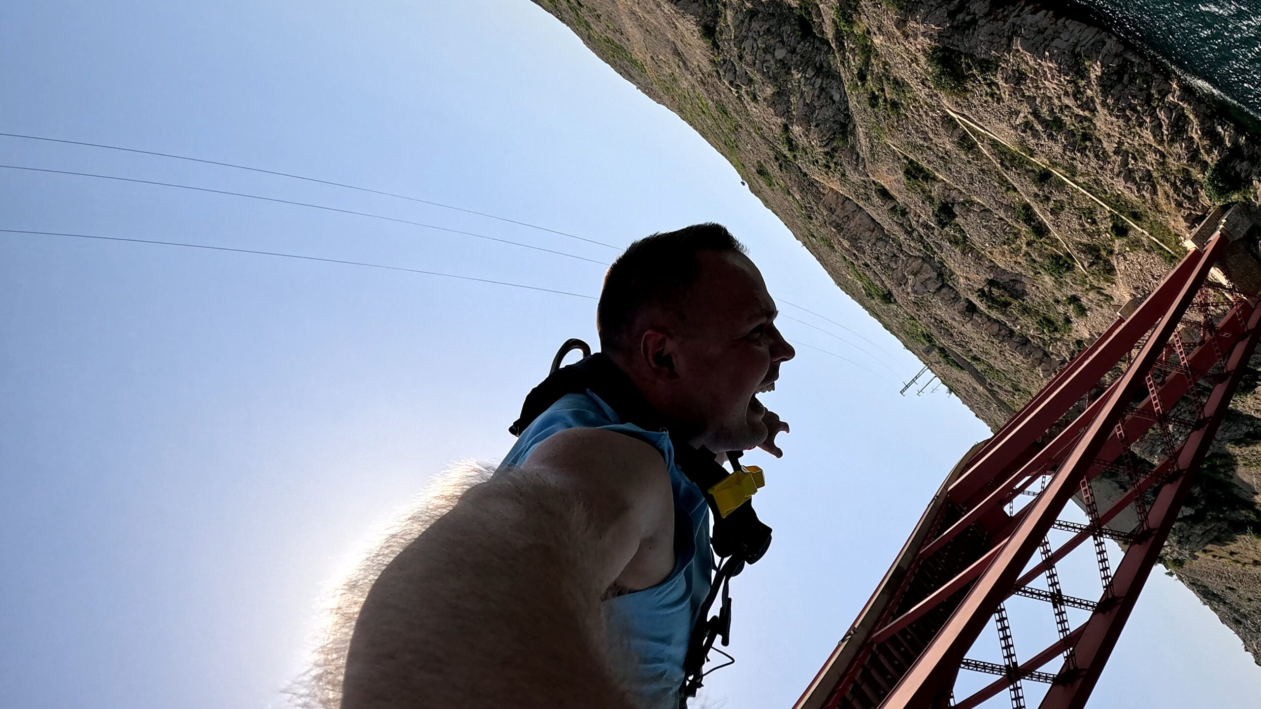 Skoki Bungee Maslenica na Maslenički most w Chorwacji, w okolicach miasta Zadar, Michał Fic.