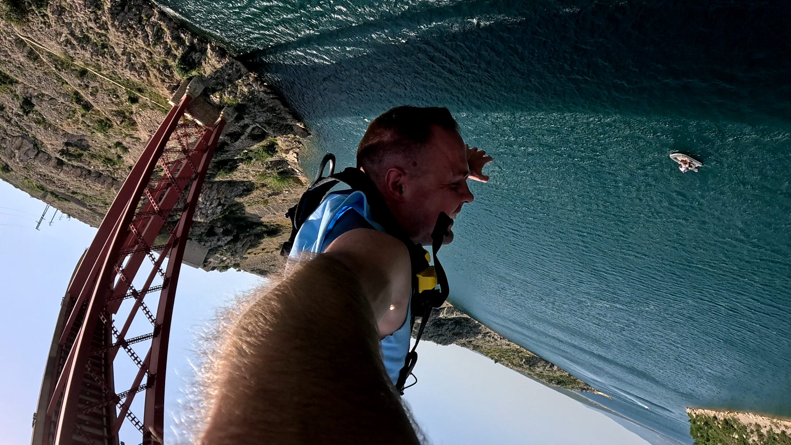 Skoki Bungee Maslenica na Maslenički most w Chorwacji, w okolicach miasta Zadar, Michał Fic.