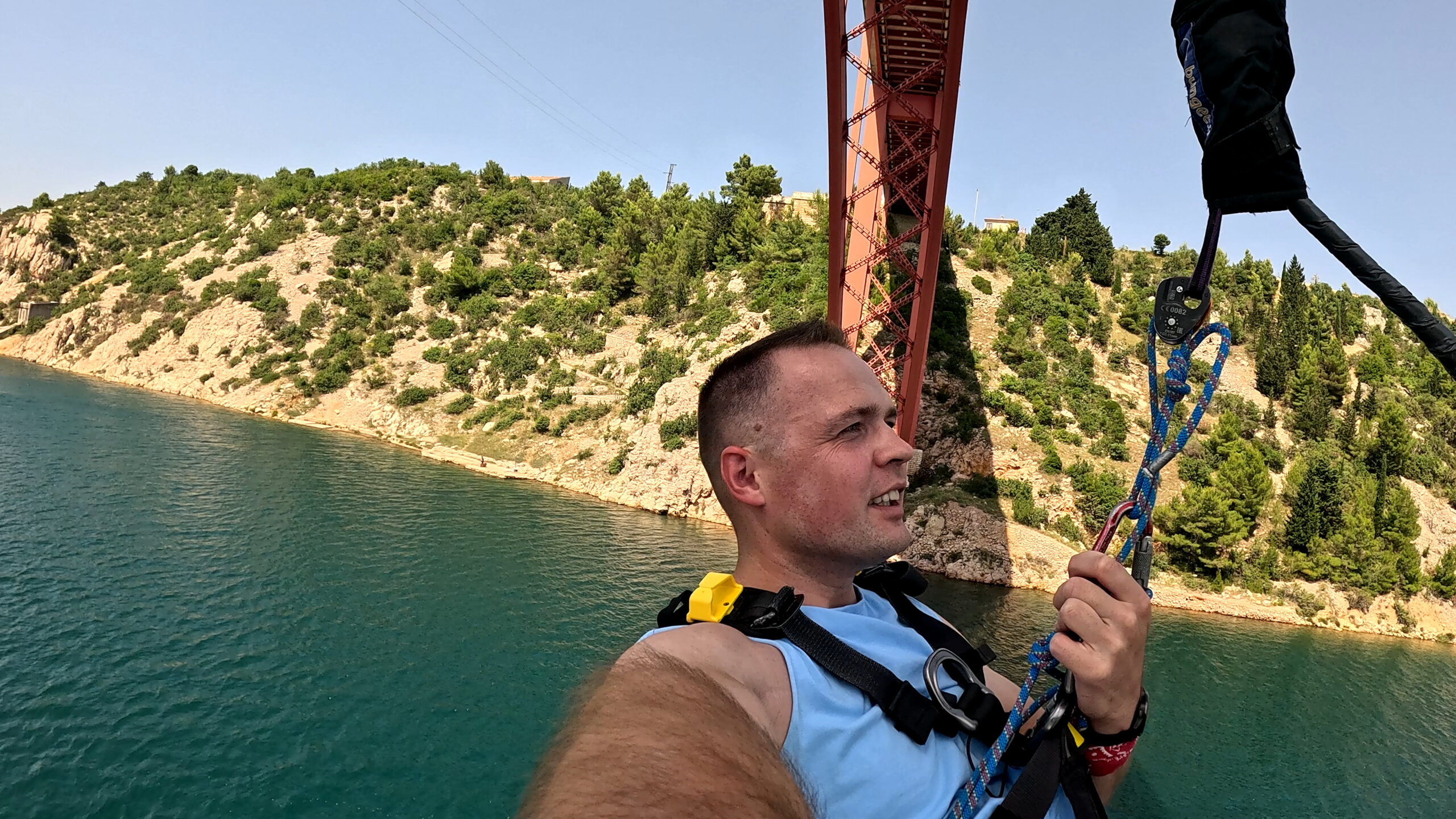 Skoki Bungee Maslenica na Maslenički most w Chorwacji, w okolicach miasta Zadar, Michał Fic.